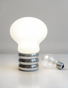 B.Bulb portable  tafellamp Ingo Maurer