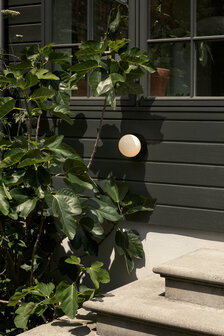 Liila 1 opal outdoor IP54  wandlamp Nuura 