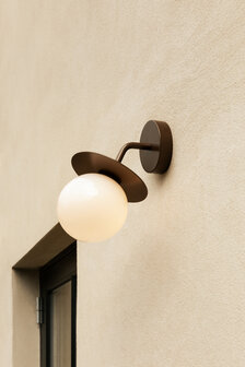 Liila opal outdoor IP54  wandlamp Nuura 