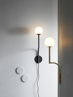 Mobil 46 wall brass wandlamp Pholc