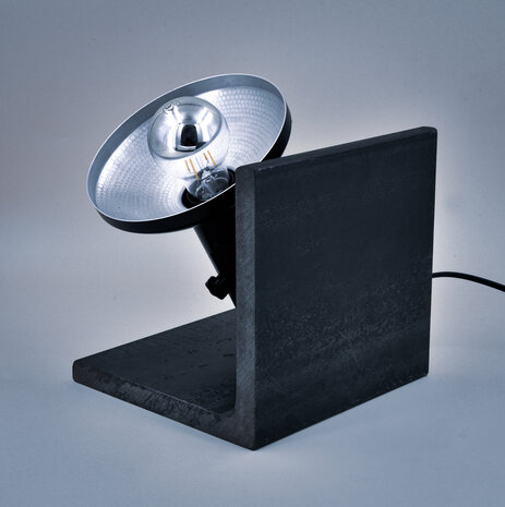 Iron beam tafellamp Axis71