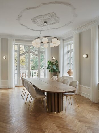 Liila 1 Opal Medium IP44  wandlamp Nuura 