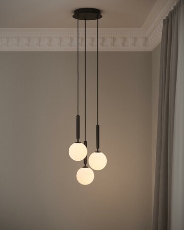 Miira 3 large opal hanglamp Nuura 
