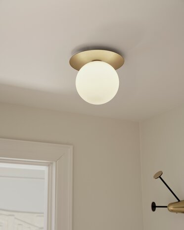 Liila 1 opal large IP44 wandlamp Nuura 