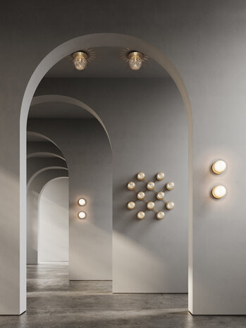 Liila 1 opal large IP44 wandlamp Nuura 