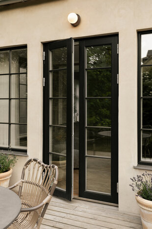 Liila 1 opal outdoor IP54  wandlamp Nuura 