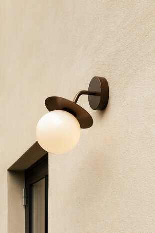 Liila opal outdoor IP54  wandlamp Nuura 